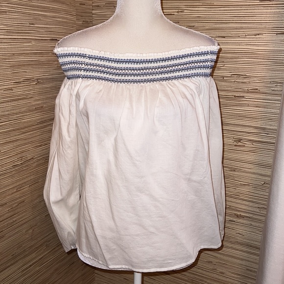 GAP Tops - Gap medium off the shoulder white top with blue stitching New with tags nwt!